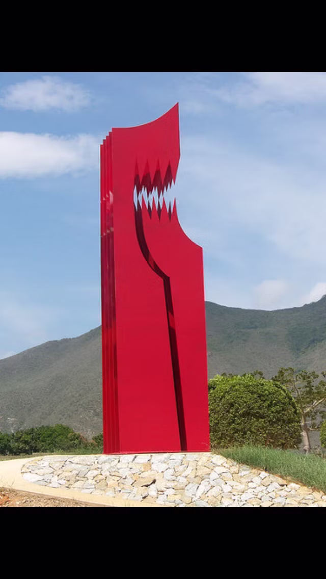 Scultura monumentale di Wladimiro Politano